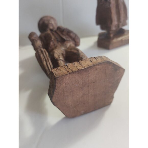 Gorgeous Vintage Wood Carvings Clock Seller & Flower Lady signed ADN - Picture 15 of 16